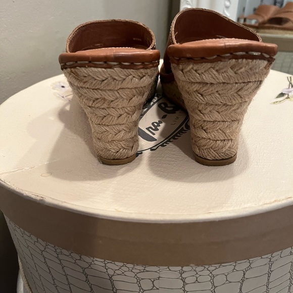 STEPS HUSH PUPPIES SLIP ONS - Picture 3 of 4